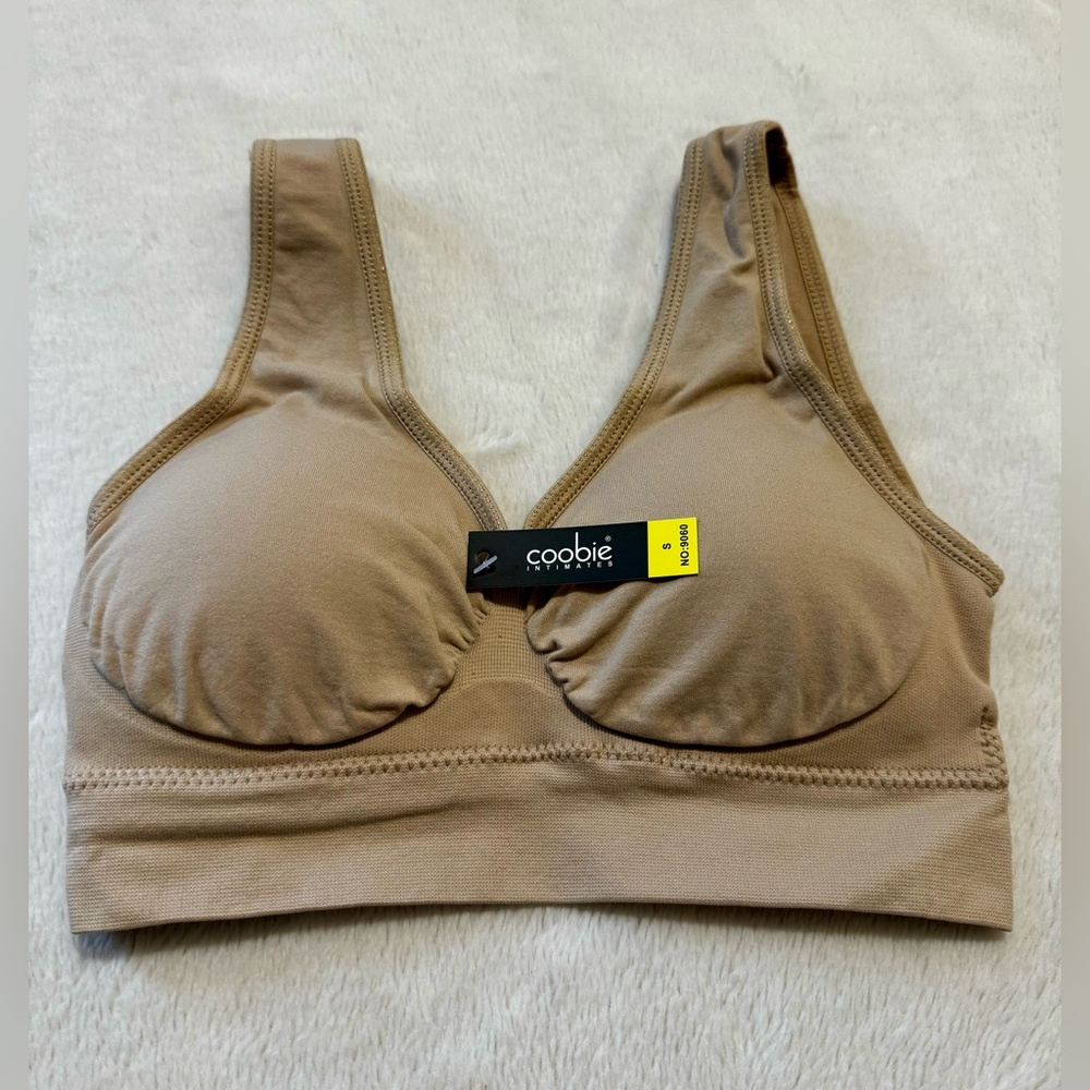 NWT. Coobie Seamless Comfort Nude Bra 9060 Small.